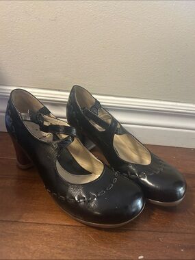 Fluevog Operetta Malibran cross crossed Mary Jane fluevog heels